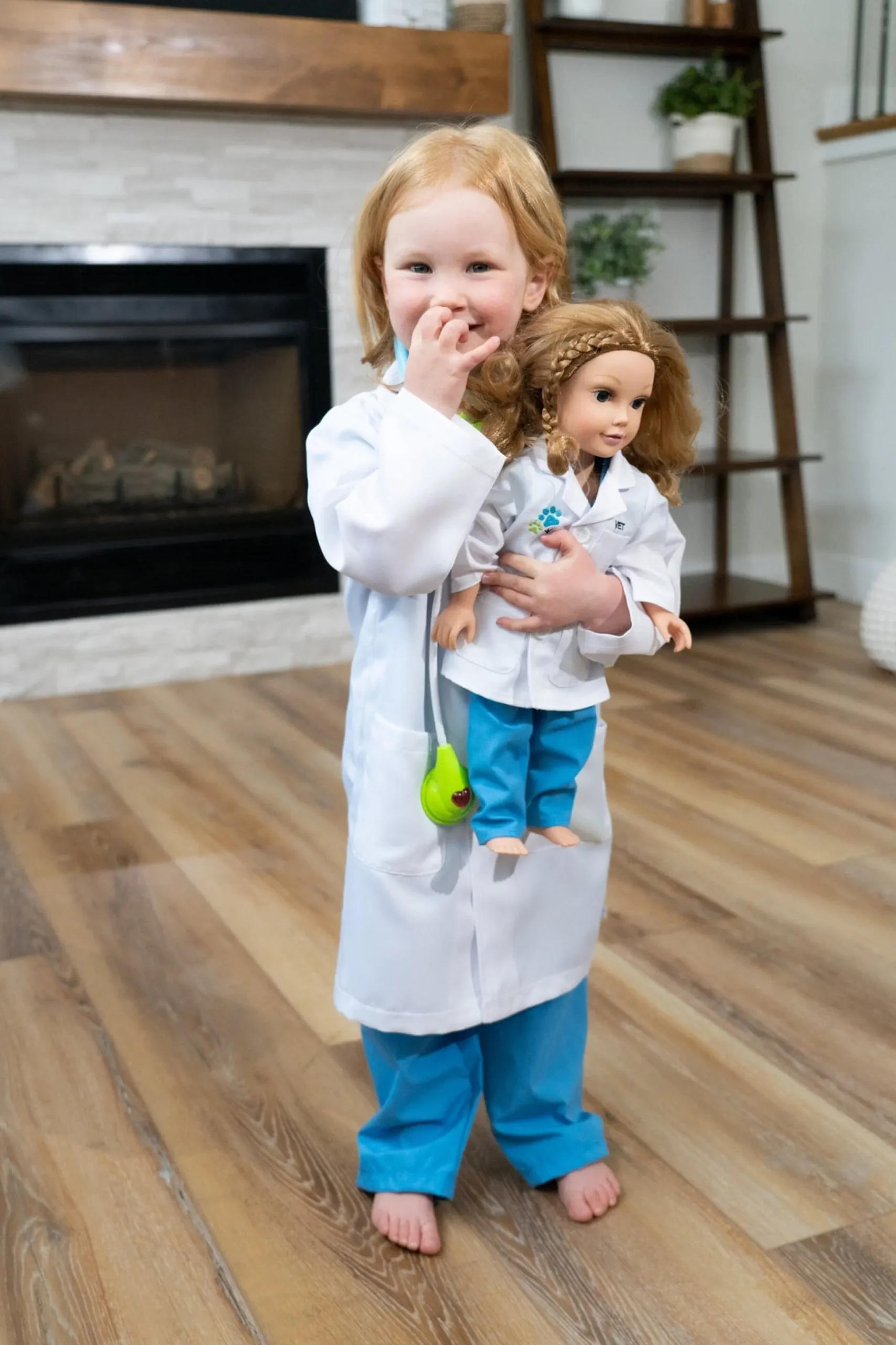 Little Adventures Doll Outfit Vet> Doll Dress Ups