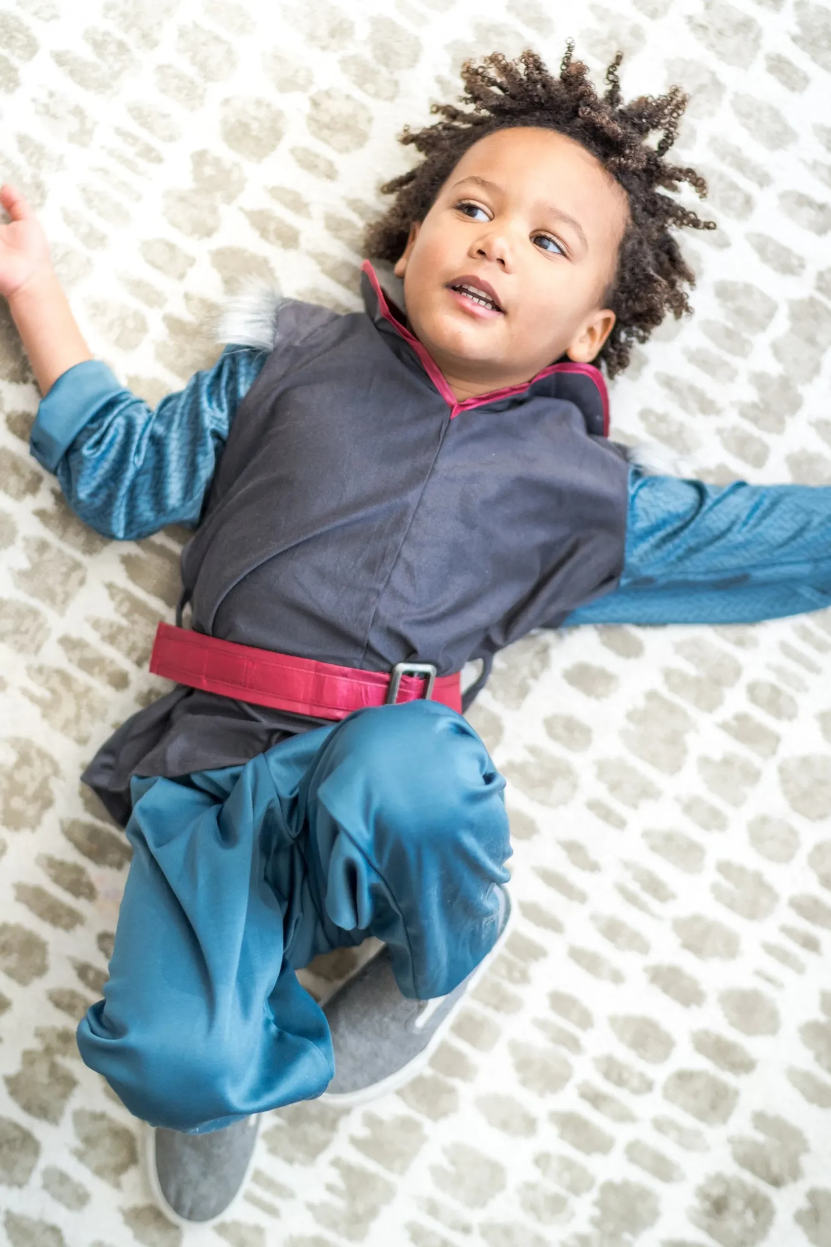 Little Adventures Royal Ice Master Set> Dress Ups